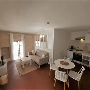 le-quatrieme-avignon-intramuros.aixenprovencehotels.org/
