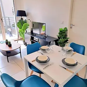 Appartement Casa Rosa : Moderne Avec Balcon
